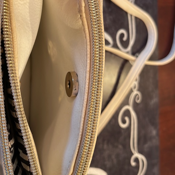 Purse - Picture 3 of 3